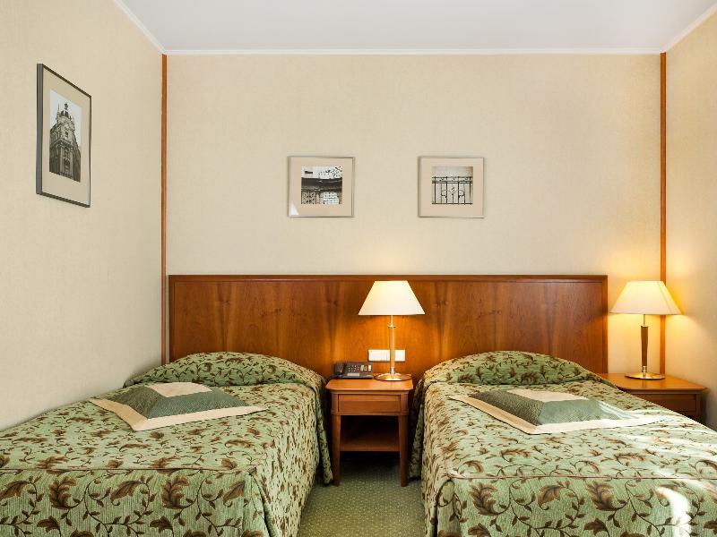Courtyard By Marriott Center